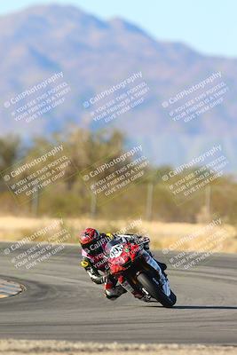 media/Jan-10-2025-CVMA Friday Practice (Fri) [[489e0da257]]/Group 4 and Trackday/Session 5 (Turn 7)/